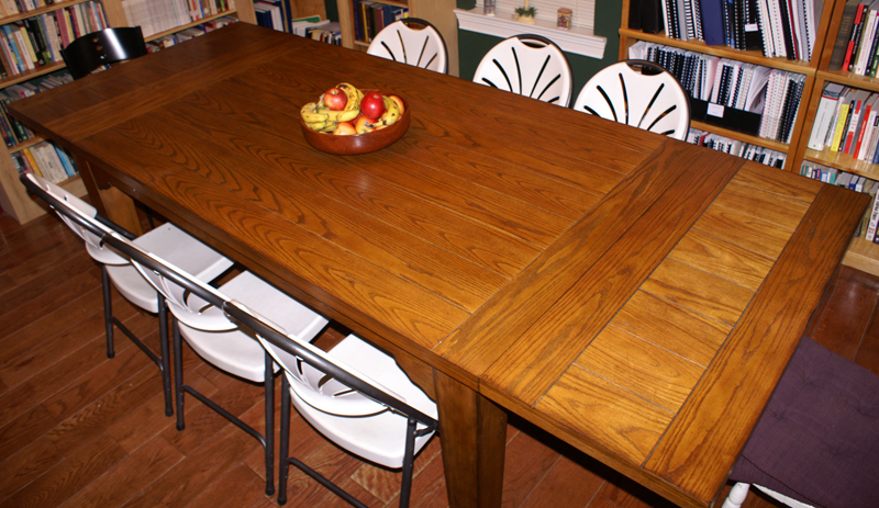 Table with two leaves